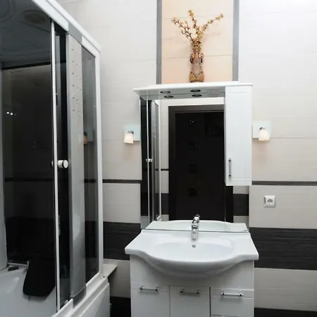 Среднефонтанская 19Б Apartment